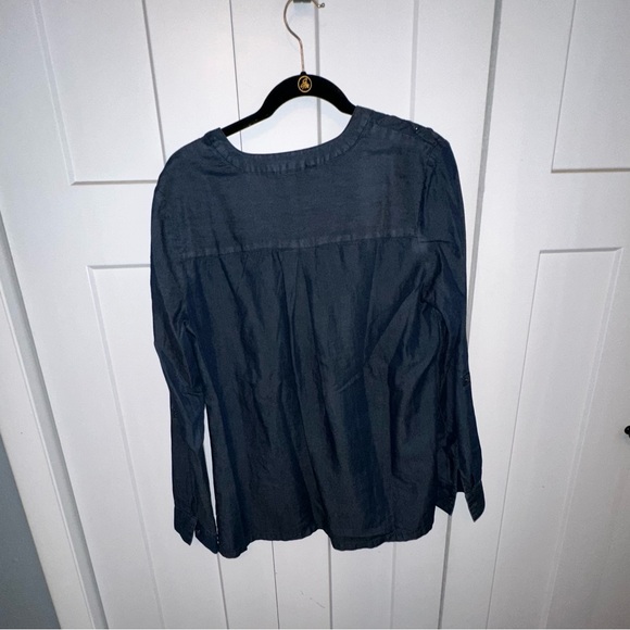 Bandolino Blue Chambray Women’s Shirt medium - Picture 5 of 8